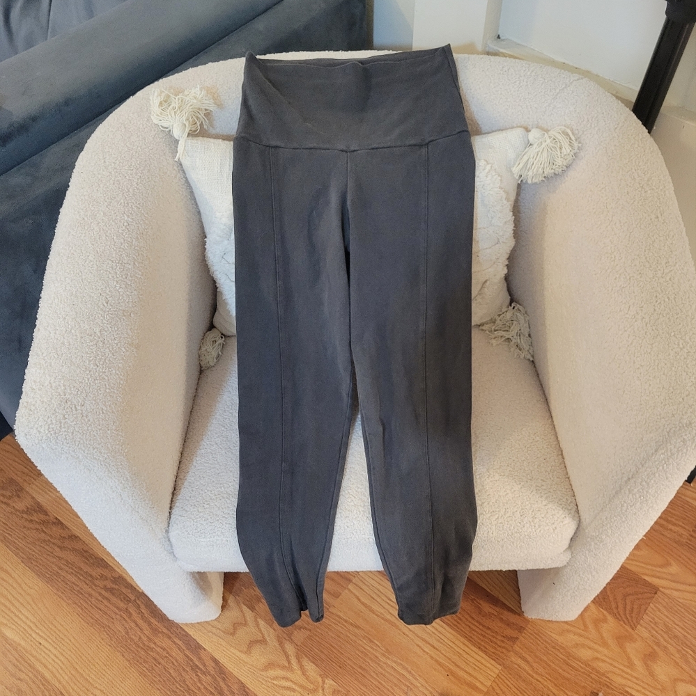Groceries Apparel Seam Legging in Pomegranate Iron